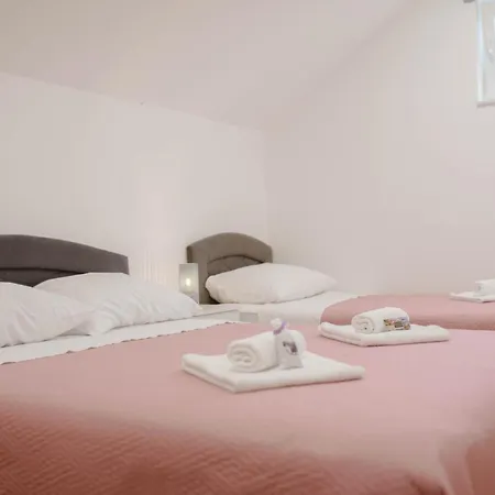 Martin-nearby Krka National Park Apartment *