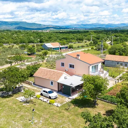 Martin-near Krka National Park - Terrace, Free Parking, Nature * Kaocine