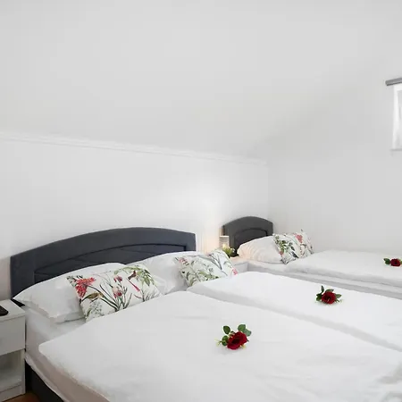 Martin-near Krka National Park - Terrace, Free Parking, Nature Kaocine